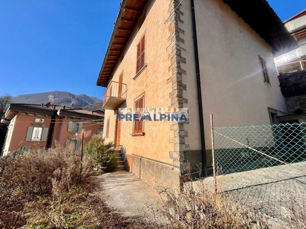 casa indipendente in vendita a Gazzaniga