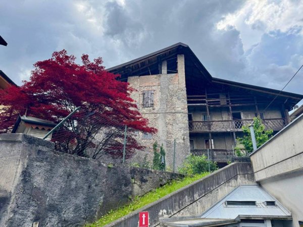 casa indipendente in vendita a Gazzaniga