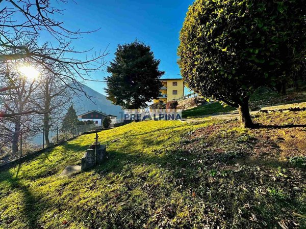 casa indipendente in vendita a Gazzaniga in zona Orezzo