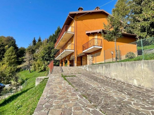 casa indipendente in vendita a Gazzaniga in zona Orezzo