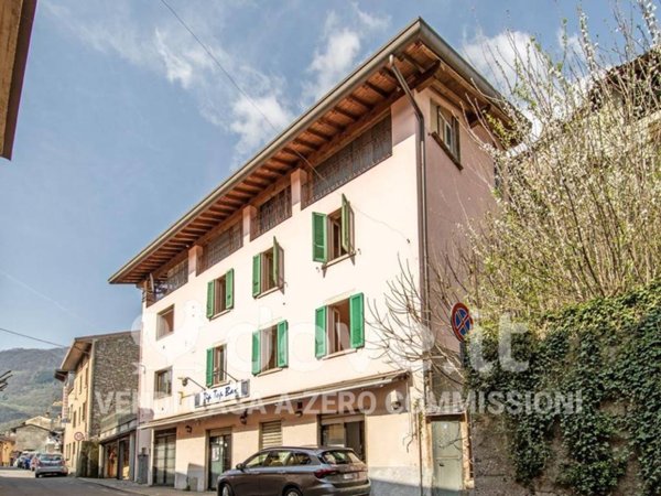 casa indipendente in vendita a Gazzaniga