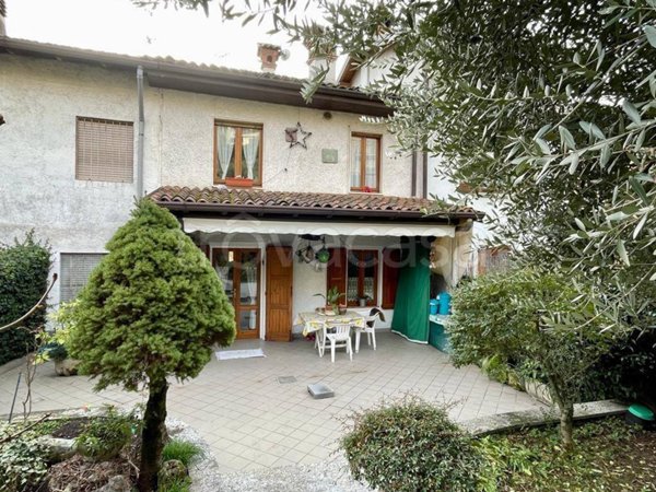 casa indipendente in vendita a Gazzaniga
