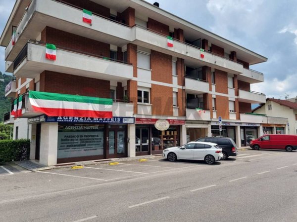 negozio in vendita a Gazzaniga