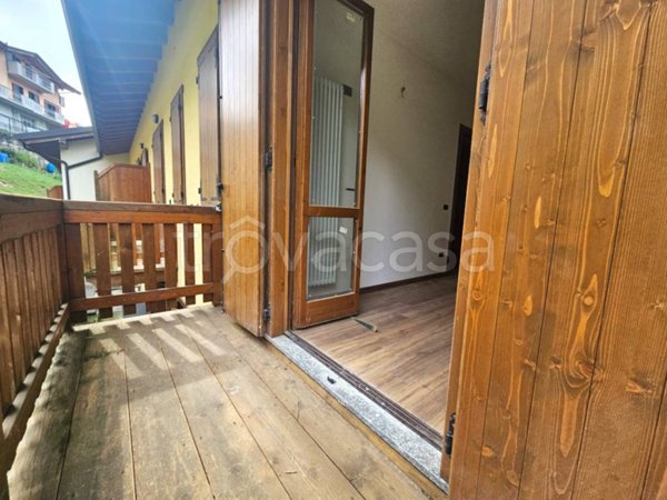 appartamento in vendita a Gazzaniga in zona Orezzo