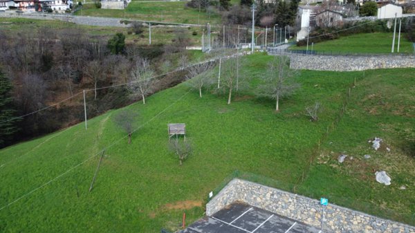 terreno edificabile in vendita a Gazzaniga in zona Orezzo