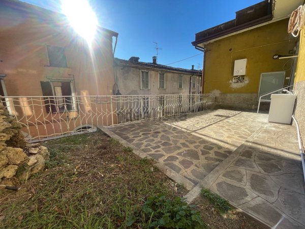 casa indipendente in vendita a Gazzaniga