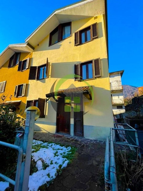 casa indipendente in vendita a Gazzaniga