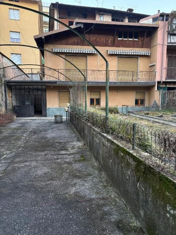 casa indipendente in vendita a Gazzaniga