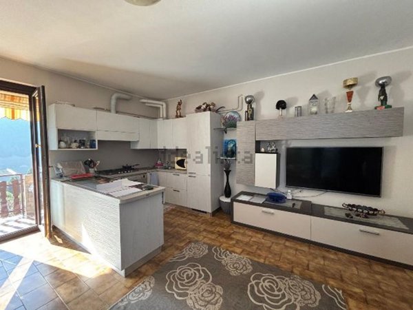 appartamento in vendita a Gazzaniga in zona Orezzo