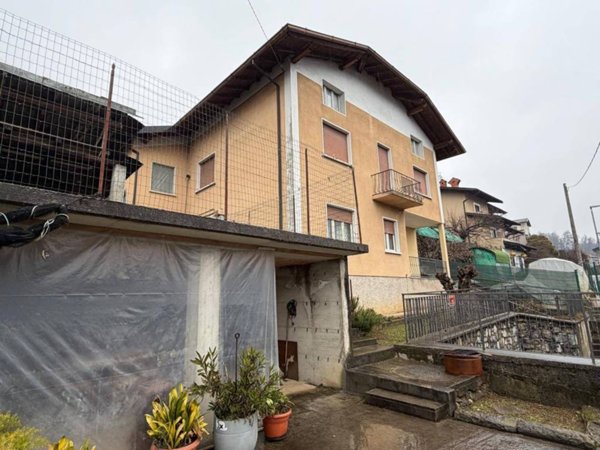 casa indipendente in vendita a Gazzaniga