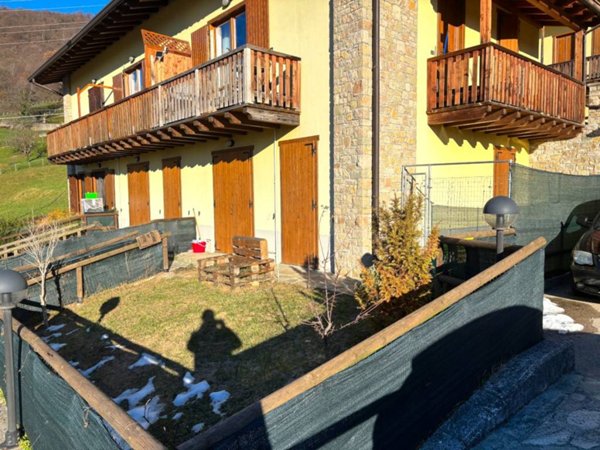 appartamento in vendita a Gazzaniga in zona Orezzo