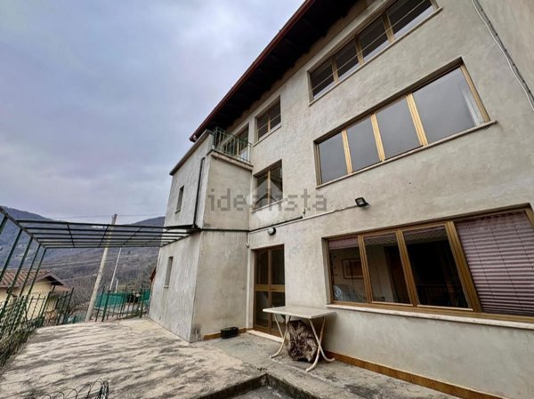 quadrivano in vendita a Gazzaniga in zona Orezzo