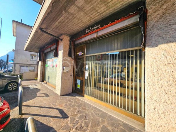 negozio in vendita a Gazzaniga
