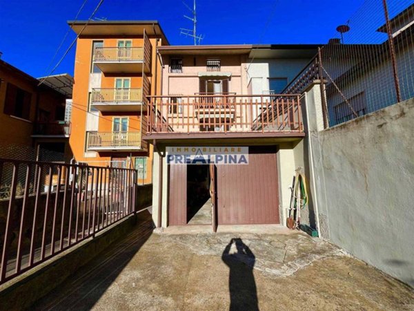 casa indipendente in vendita a Gazzaniga