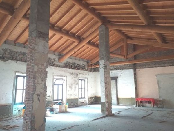 negozio in vendita a Gazzaniga