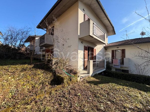 casa indipendente in vendita a Gazzaniga in zona Masserini