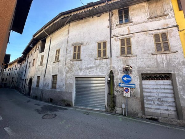 locale di sgombero in vendita a Gazzaniga