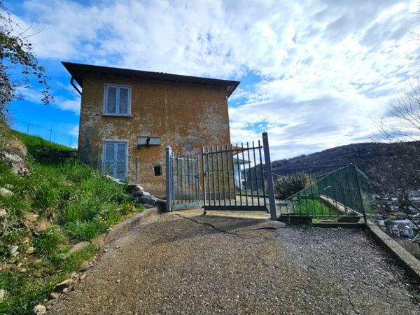 casa indipendente in vendita a Gazzaniga