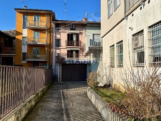 casa indipendente in vendita a Gazzaniga
