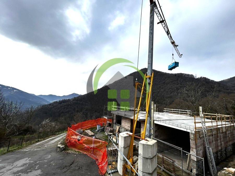 appartamento in vendita a Gazzaniga in zona Orezzo