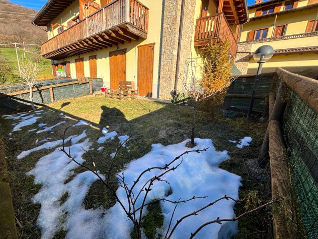 appartamento in vendita a Gazzaniga in zona Orezzo