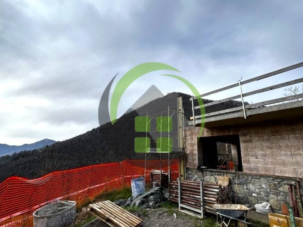 appartamento in vendita a Gazzaniga in zona Orezzo