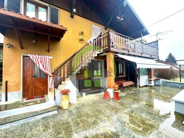 casa indipendente in vendita a Gazzaniga in zona Orezzo