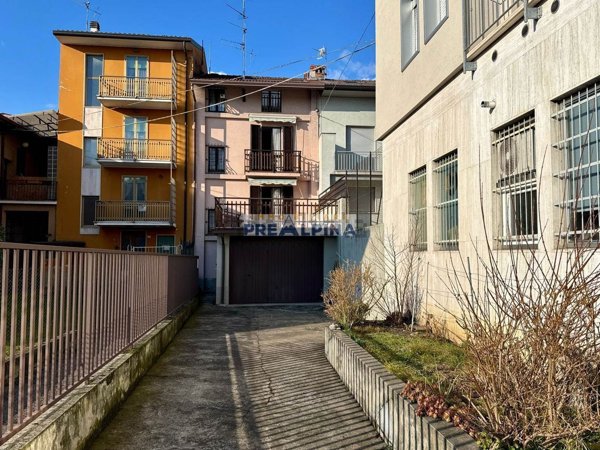 casa indipendente in vendita a Gazzaniga