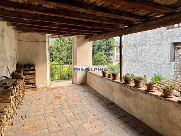 casa indipendente in vendita a Gazzaniga