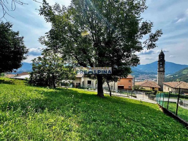 casa indipendente in vendita a Gazzaniga in zona Orezzo