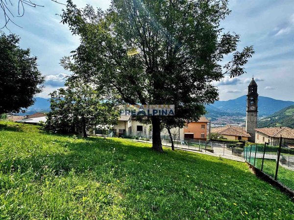 casa indipendente in vendita a Gazzaniga in zona Orezzo
