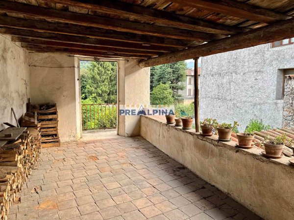 casa indipendente in vendita a Gazzaniga