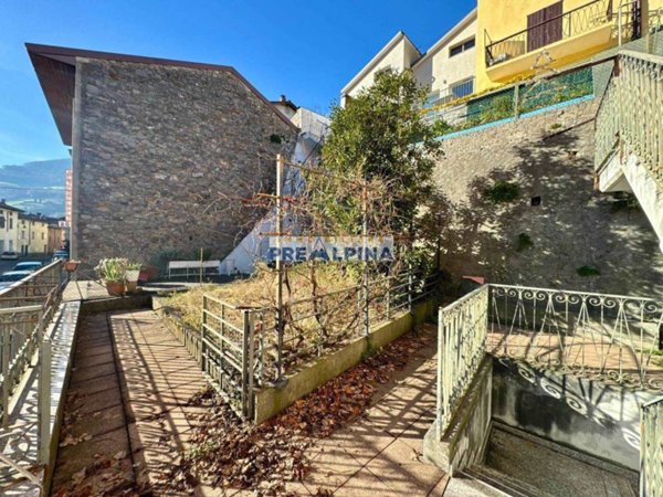 casa indipendente in vendita a Gazzaniga
