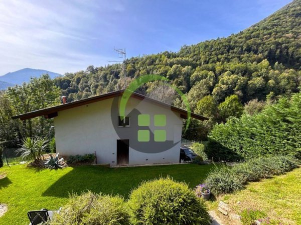 casa indipendente in vendita a Gazzaniga