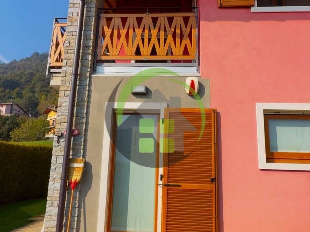 casa indipendente in vendita a Gazzaniga