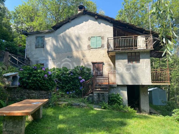 casa indipendente in vendita ad Alpette