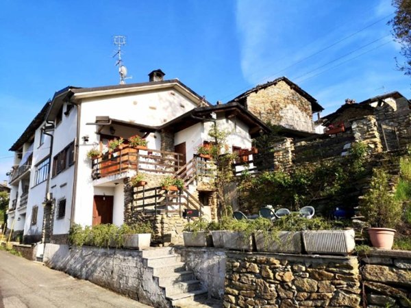 casa indipendente in vendita ad Alpette