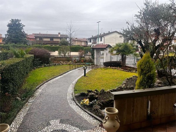 casa indipendente in vendita a Ghisalba