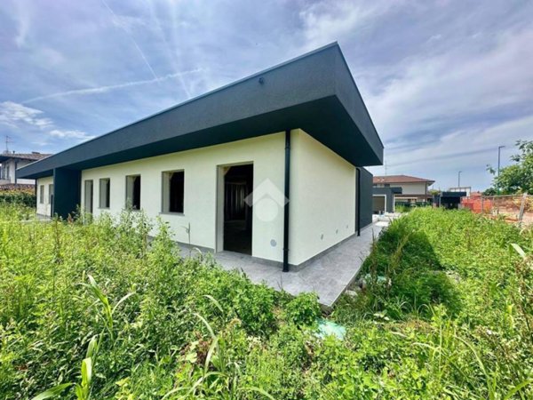 casa indipendente in vendita a Ghisalba