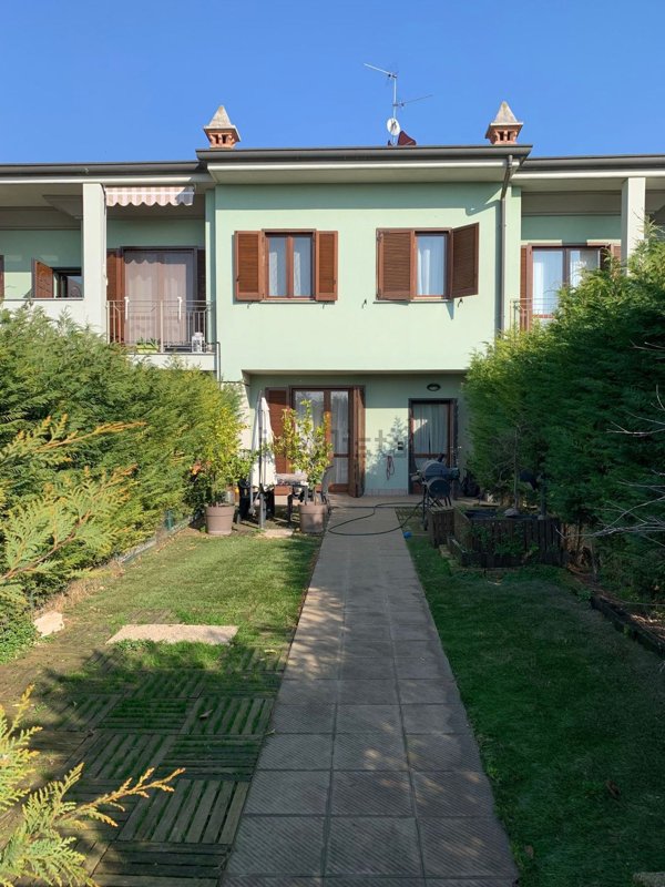 casa semindipendente in vendita a Ghisalba