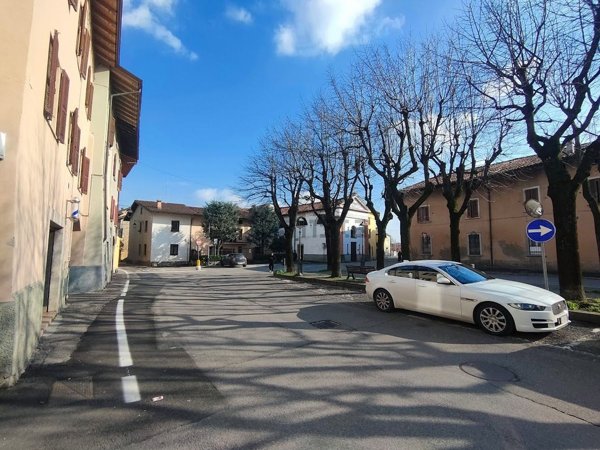 negozio in vendita a Ghisalba