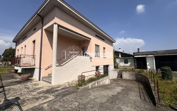 casa indipendente in vendita a Ghisalba