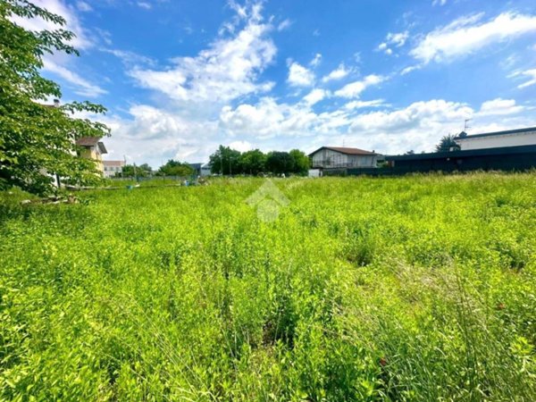 terreno edificabile in vendita a Ghisalba