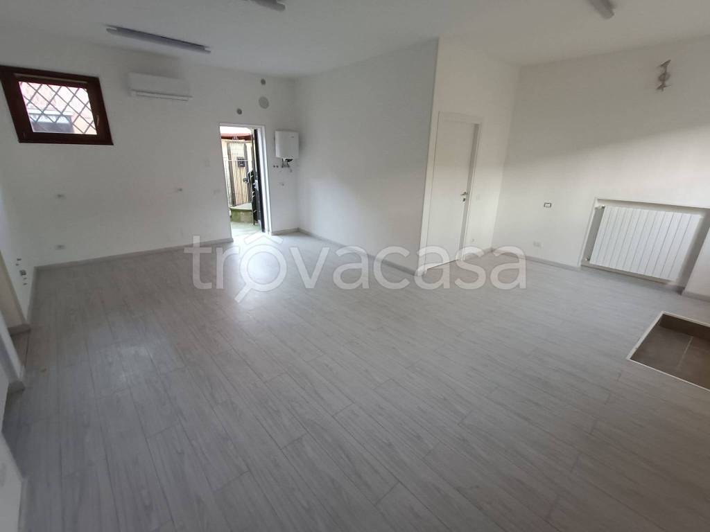 negozio in vendita a Ghisalba