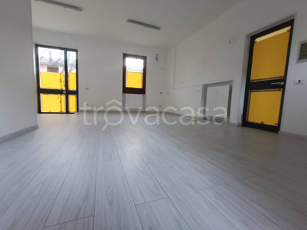 negozio in vendita a Ghisalba