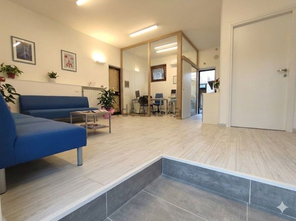 ufficio in vendita a Ghisalba