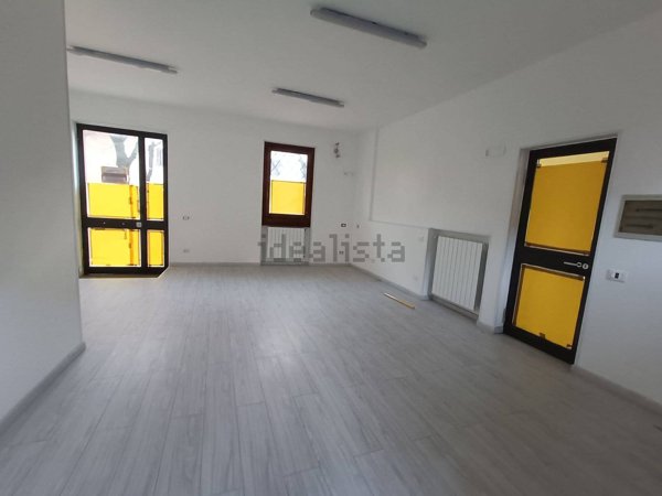 ufficio in vendita a Ghisalba