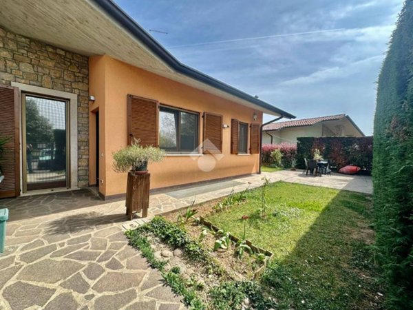 casa indipendente in vendita a Ghisalba