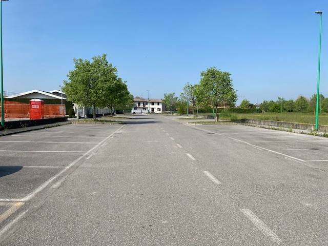 terreno edificabile in vendita a Ghisalba