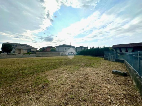 terreno edificabile in vendita a Ghisalba